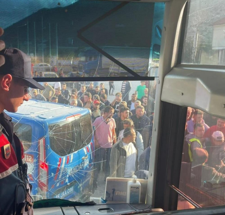 Denizlispor taraftar otobüsüne tüfekli saldırı