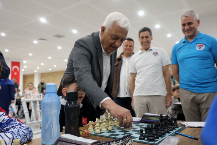 Çanakkale Şehitlerini Anma Satranç Turnuvası'na Yoğun İlgi