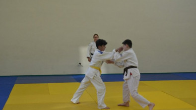 Gençler judo maçları yaptı