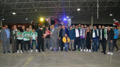Karaçulhaspor şampiyonluğu kutladı