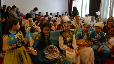 Türk Cumhuriyeti çocuklarından Kaymakam'a ziyaret
